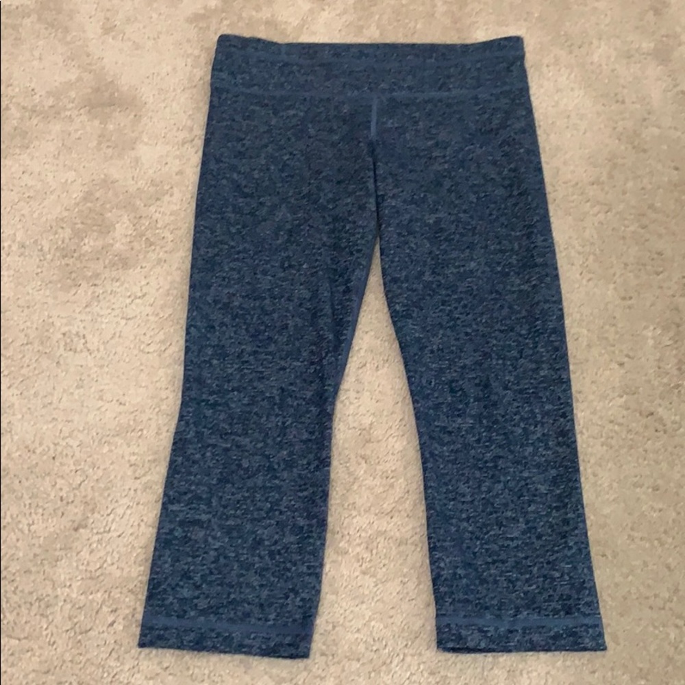 Under Armor navy capris